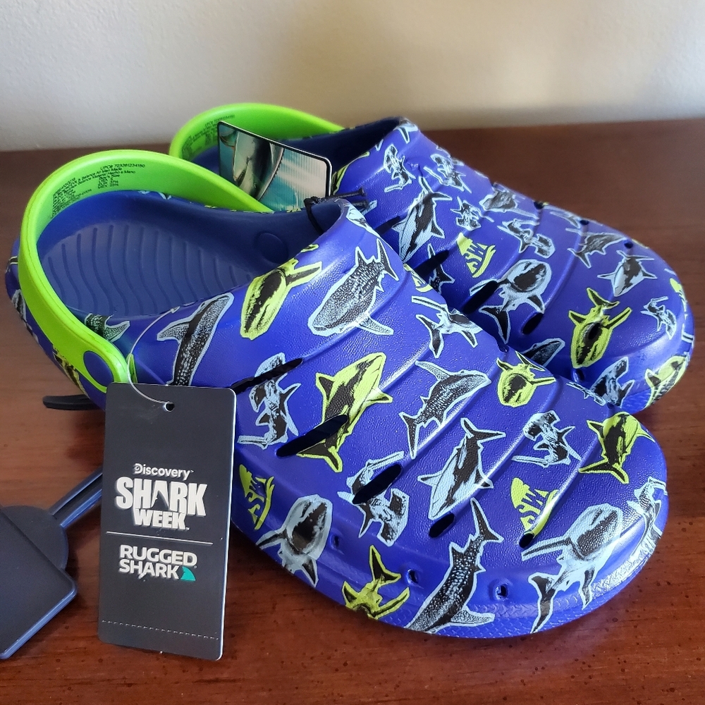 NWT Rugged Shark Big Boys EVA Swivel Strap Clogs Size‎ 5 Blue Green